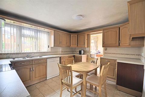 6 Broadfield Gardens, Great Meadow, Worcester, WR4 0DP