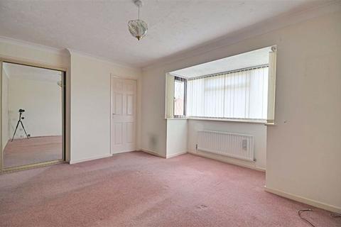 6 Broadfield Gardens, Great Meadow, Worcester, WR4 0DP