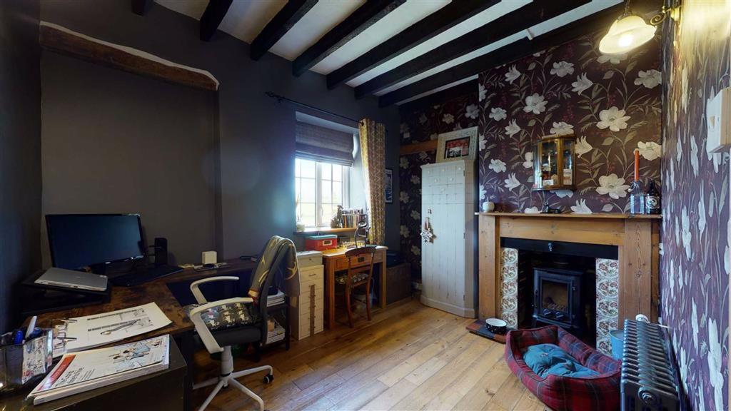 Snug / Study