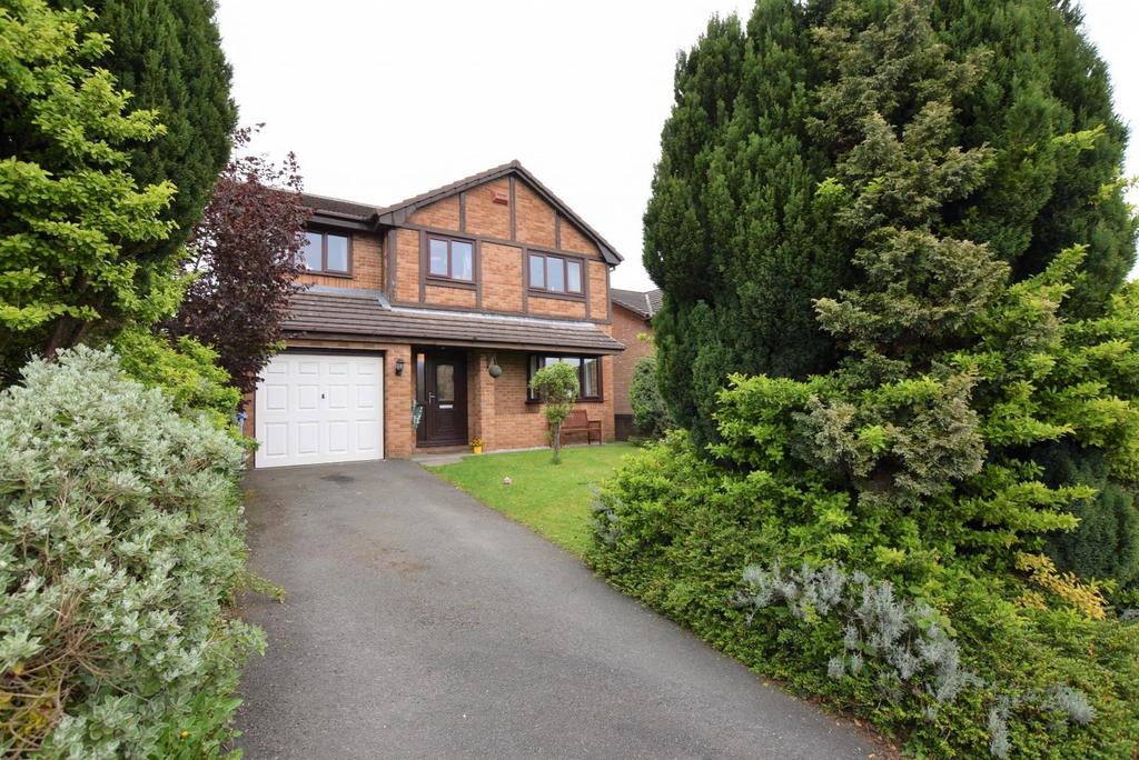 Hunters Drive, Burnley 4 bed detached house £240,000