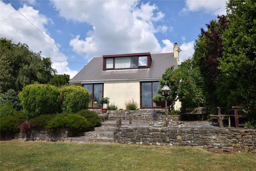 Warren Lane, Great Torrington, Devon 3 bed detached house £825 pcm (£