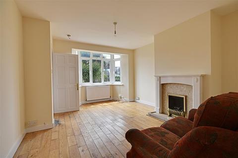 3 Crowmere Terrace, Bexhill-on-sea, TN40 2BD