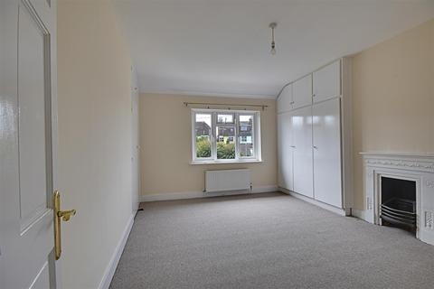 3 Crowmere Terrace, Bexhill-on-sea, TN40 2BD