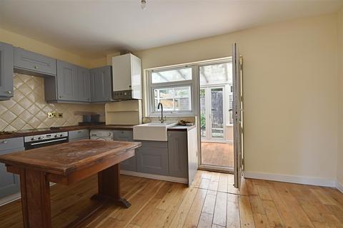 3 Crowmere Terrace, Bexhill-on-sea, TN40 2BD