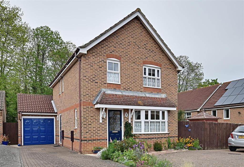 Redwell Avenue, BexhillOnSea 3 bed detached house £355,000