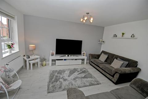 39 Petfield Drive, Anlaby, Hull, HU10 7ES