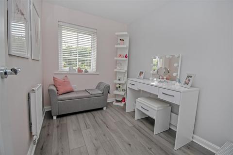 39 Petfield Drive, Anlaby, Hull, HU10 7ES