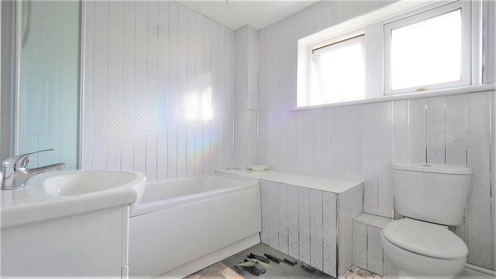 Bathroom (2).jpg