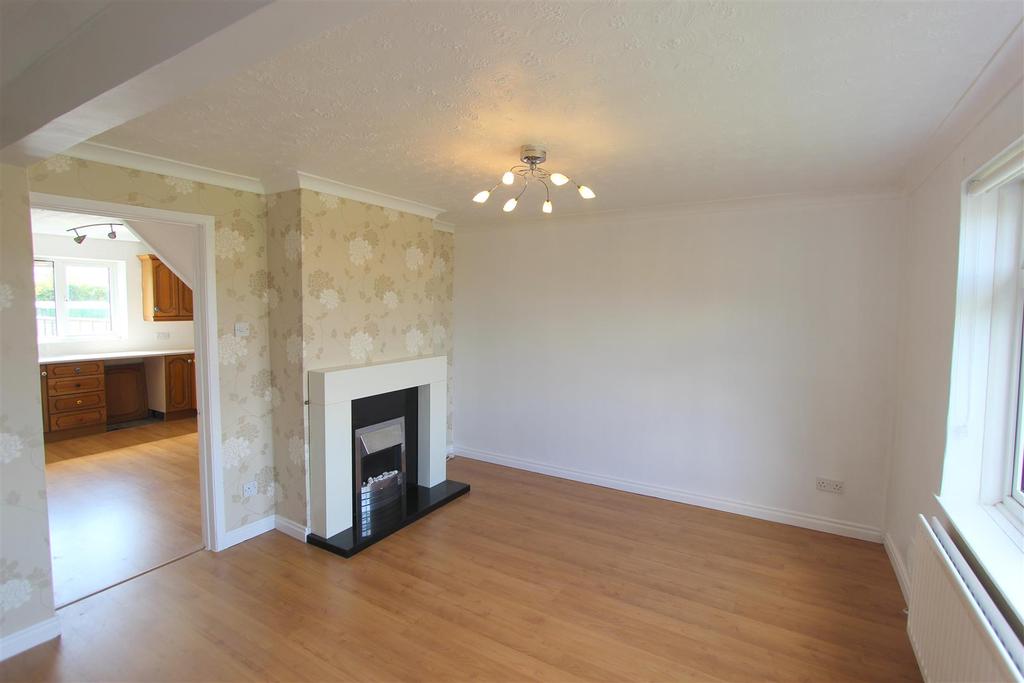 Biscop Crescent, Newton Aycliffe 2 bed terraced house £525 pcm (£121 pw)