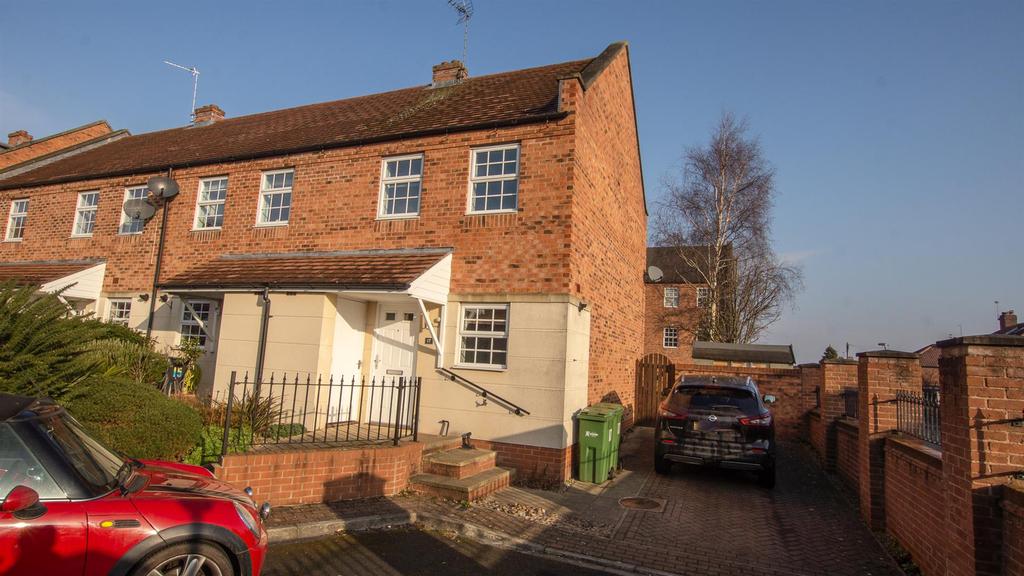 Marquis Court, Sovereign Park, York... 2 bed townhouse £975 pcm (£225 pw)