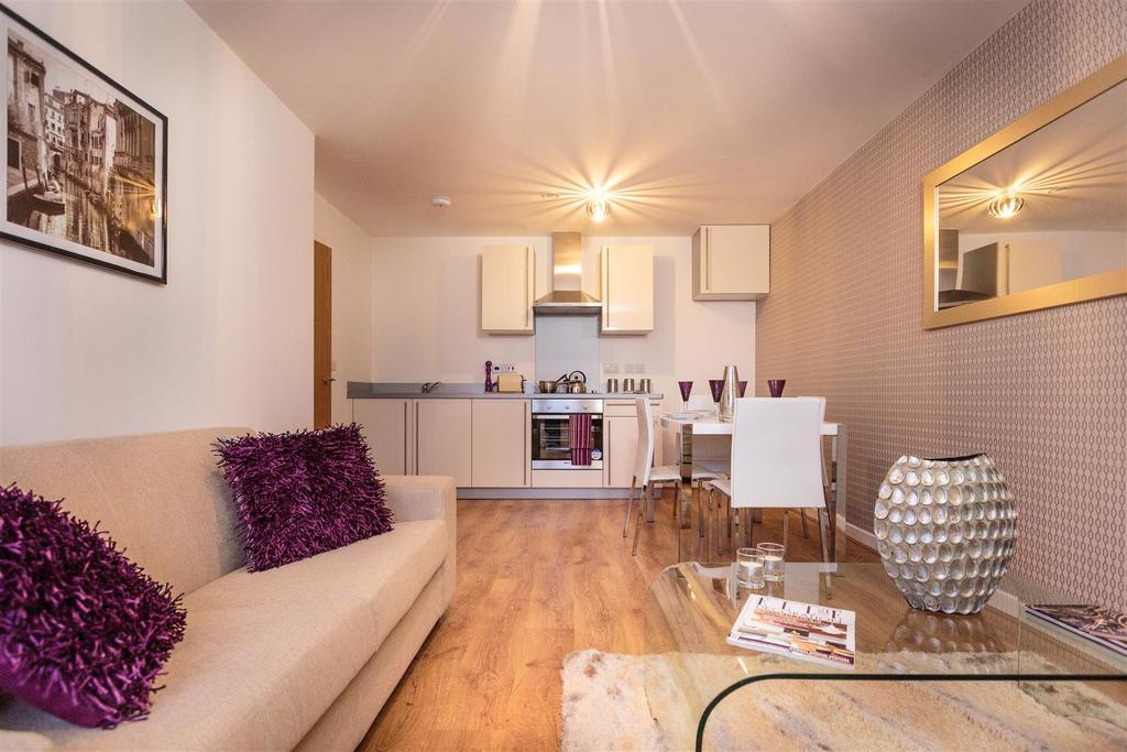 Open Plan Living & Kitchen