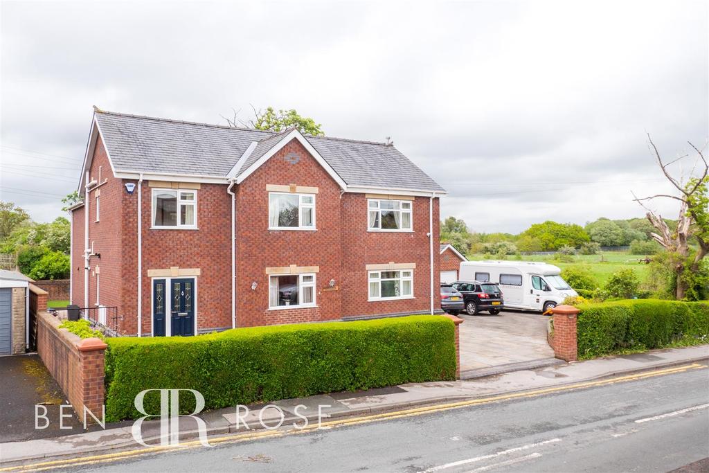 Fowler Lane, Farington Moss, Leyland 5 bed detached house £500,000