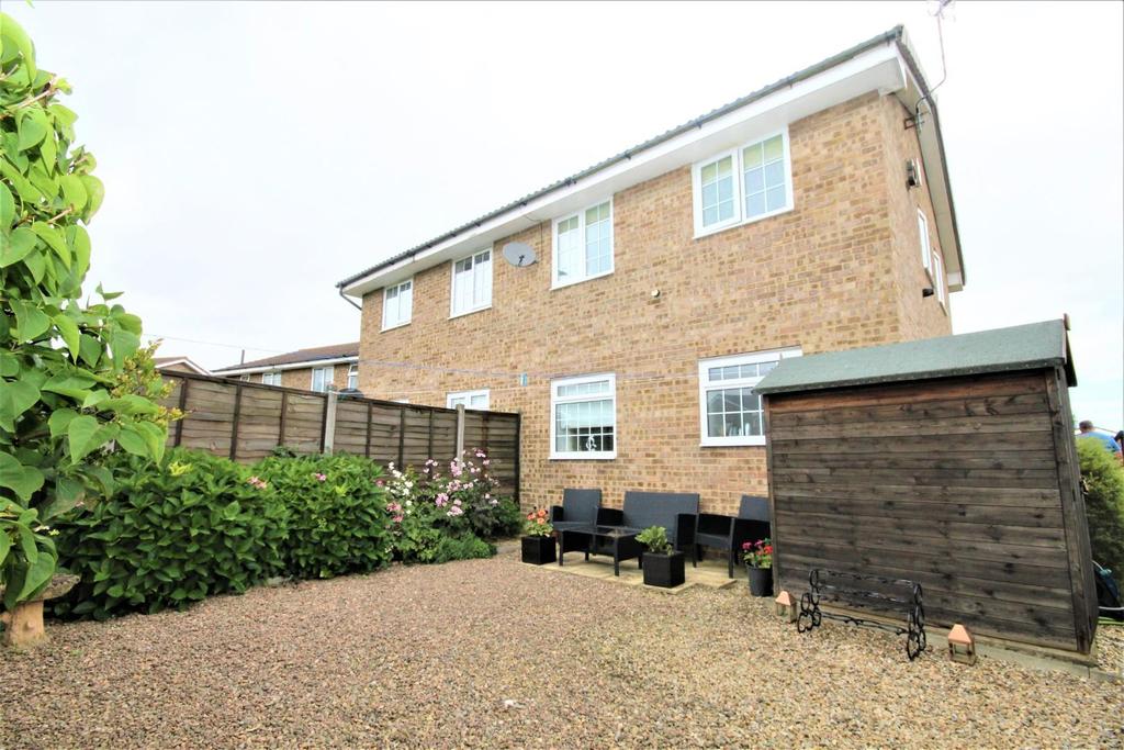 Avens Way, Ingleby Barwick, StocktonOnTees 1 bed flat £475 pcm (£