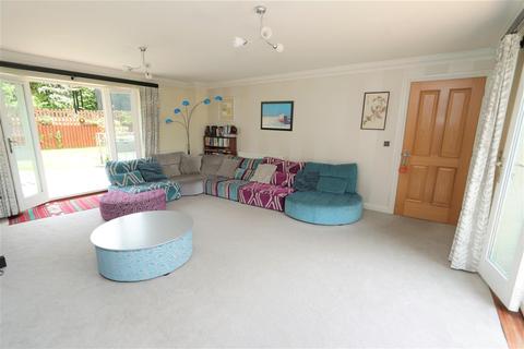3 Newmans Gate, Hutton, Brentwood, CM13 2FB
