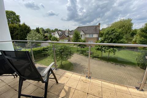 3 Newmans Gate, Hutton, Brentwood, CM13 2FB