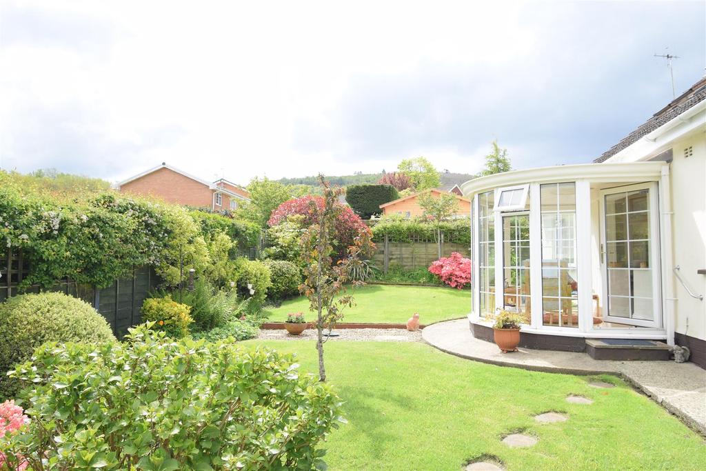 St. Martins Crescent, Caerphilly 4 bed bungalow £525,000
