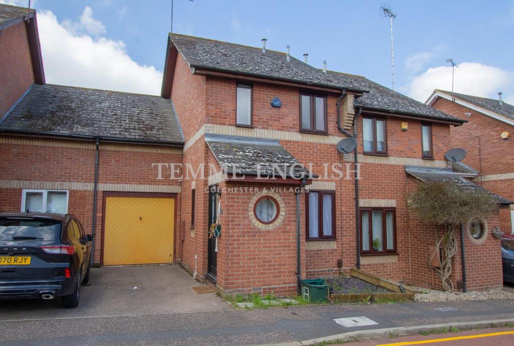 Chiltern Close, Colchester 3 bed semidetached house £300,000
