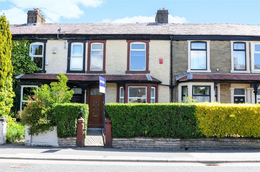 Blackburn Road, Darwen, BB3 0AB 2 bed terraced house for sale £95,000