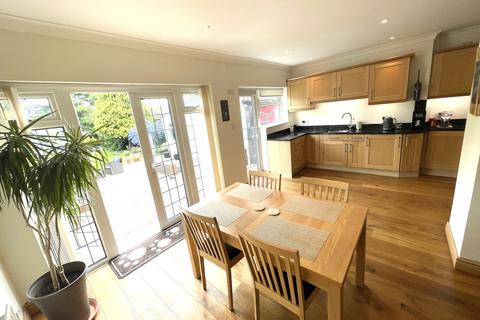 213 Eden Way, Beckenham, BR3 3DS