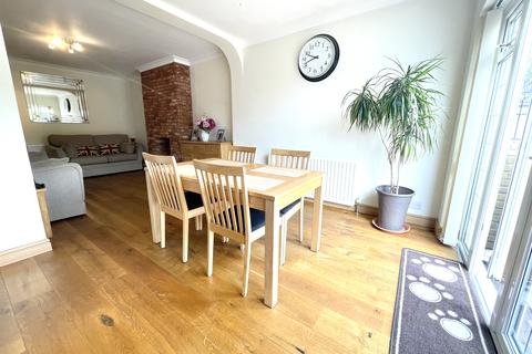 213 Eden Way, Beckenham, BR3 3DS