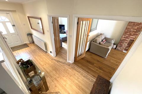 213 Eden Way, Beckenham, BR3 3DS