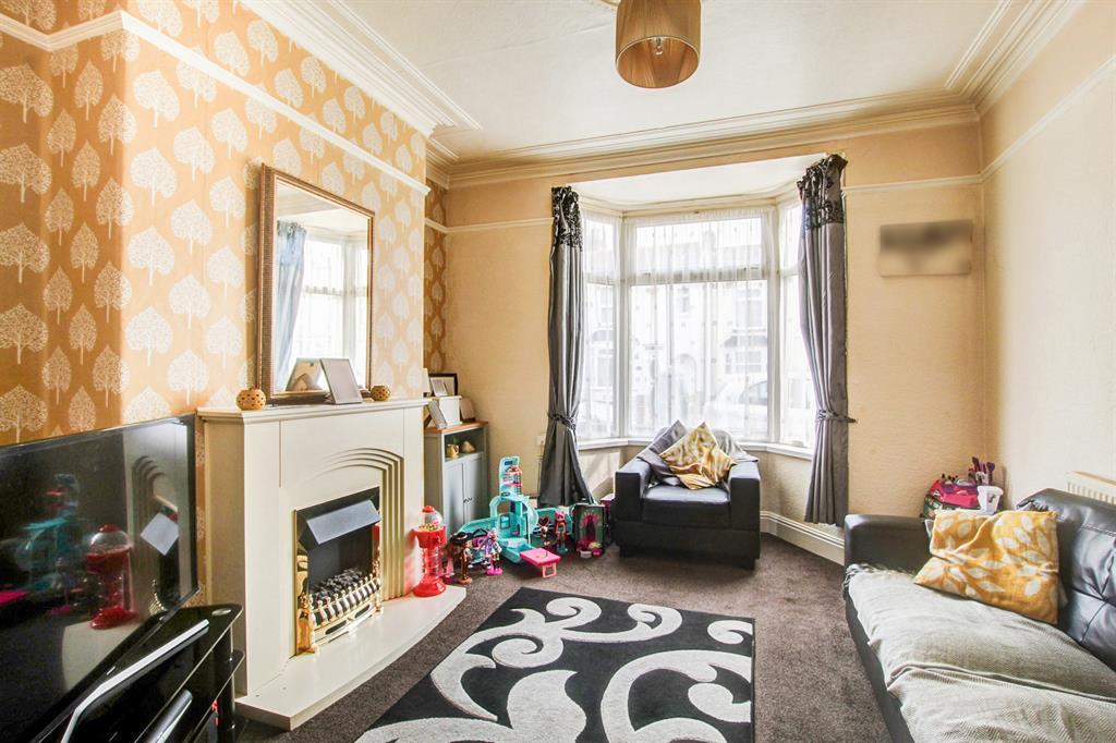 Nelson Street, Bridlington, YO15 3BJ 2 bed terraced house £130,000