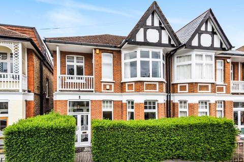 18 King Edwards Gardens, London, W3 9RG