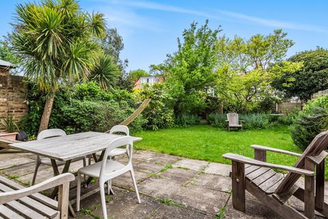 18 King Edwards Gardens, London, W3 9RG