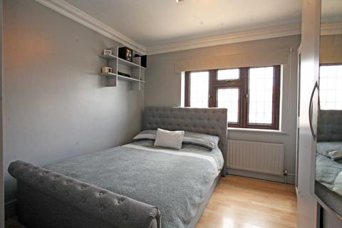 422 Heathway, Dagenham, RM10 8QD