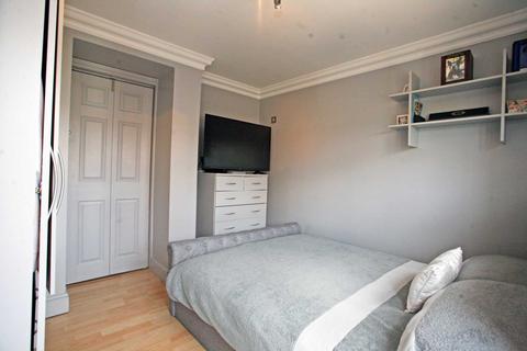 422 Heathway, Dagenham, RM10 8QD