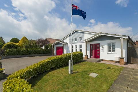 4 bedroom bungalow for sale - The Old Fire Station, Reach Road, St. Margarets At Cliffe