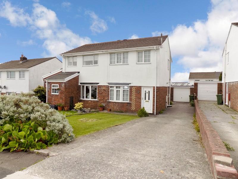 Highfields, Brackla, Bridgend. CF31 2PD 3 bed semidetached house £