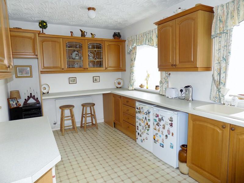 Highfields, Brackla, Bridgend. CF31 2PD 3 bed semidetached house £