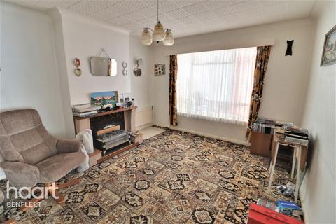 54 Benfleet Park Road, Benfleet, SS7 5HJ