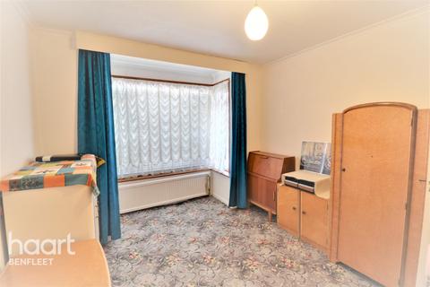 54 Benfleet Park Road, Benfleet, SS7 5HJ
