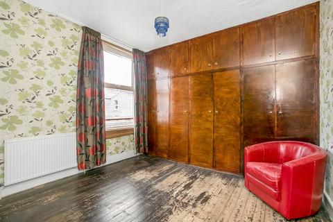 2 bedroom apartment to rent, Radford Road, SE13