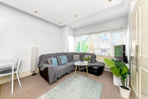 1 bedroom apartment to rent, Kendall Avenue, Sanderstead