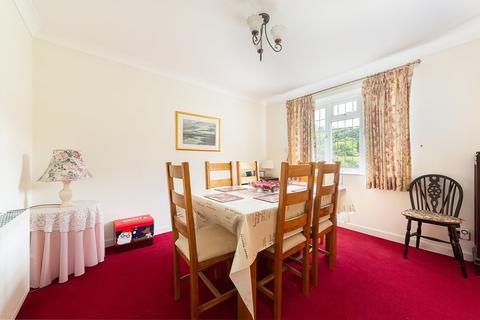 78 Ballards Way, South Croydon, CR2 7LA