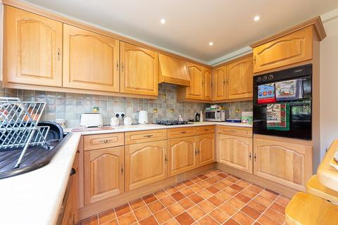 78 Ballards Way, South Croydon, CR2 7LA