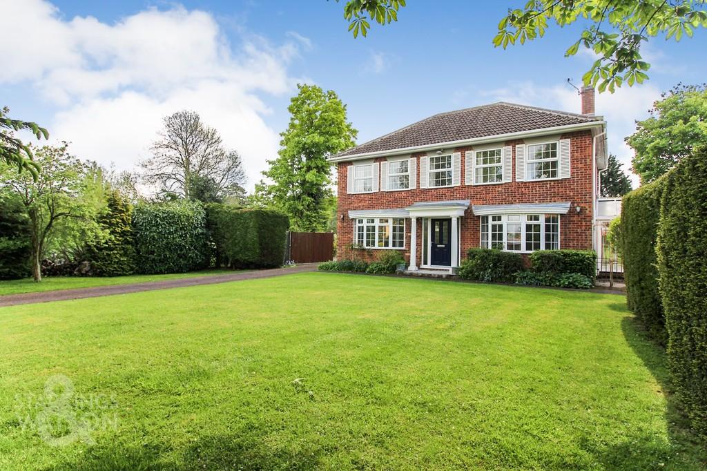 Norwich Road, Yaxham, Dereham 5 bed detached house £675,000
