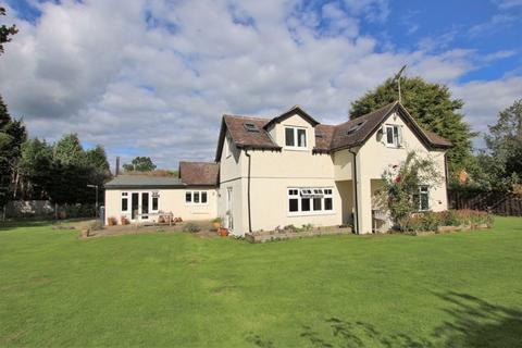 Bankside Cox Green, Rudgwick, Horsham, RH12 3DD