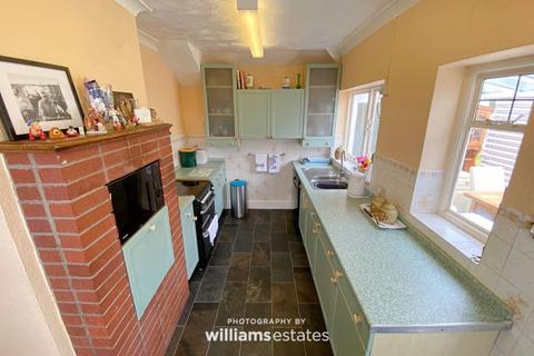 Dyoll House Ffordd Ffynnon, Dyserth, Rhyl, LL18 6HH