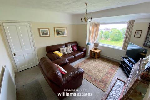 Dyoll House Ffordd Ffynnon, Dyserth, Rhyl, LL18 6HH