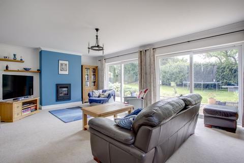 Holly Cottage Crown Lane, Farnham Royal, Slough, SL2 3SF