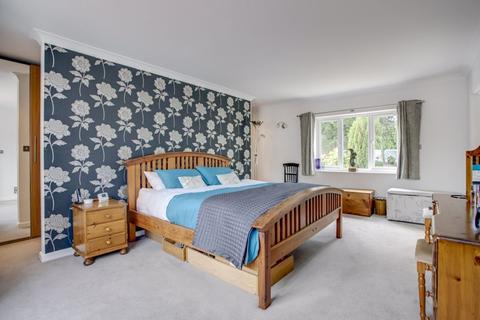 Holly Cottage Crown Lane, Farnham Royal, Slough, SL2 3SF