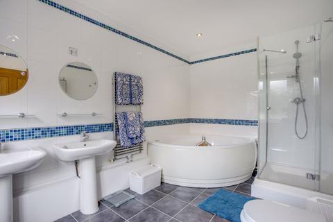 Holly Cottage Crown Lane, Farnham Royal, Slough, SL2 3SF