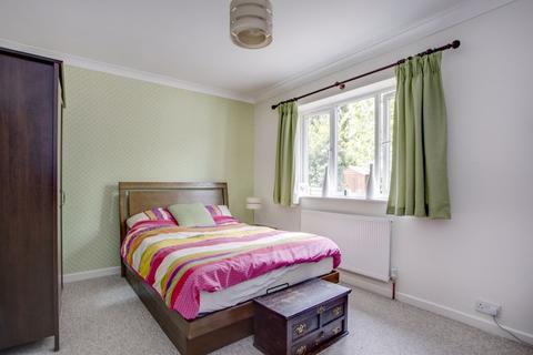 Holly Cottage Crown Lane, Farnham Royal, Slough, SL2 3SF