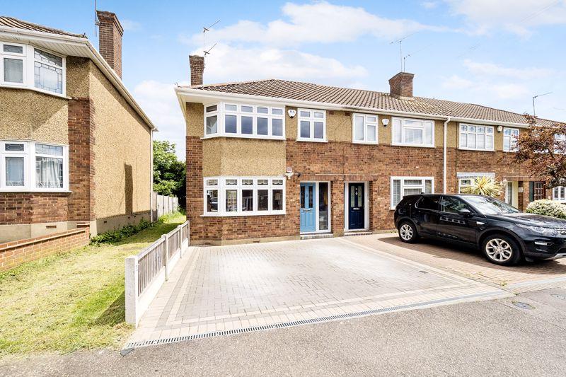 Glenton Close, Rise Park, Romford 3 bed end of terrace house £425,000