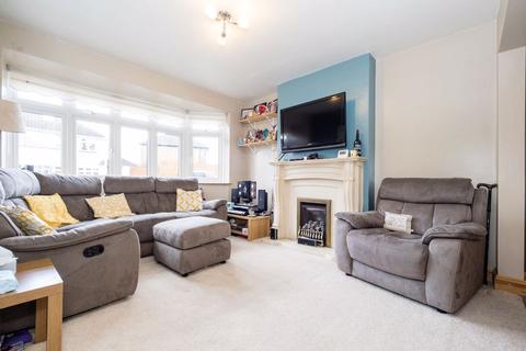 13 Glenton Close, Romford, RM1 4AN
