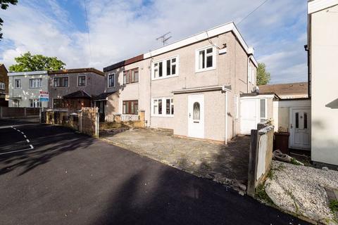 26 Colne Drive, Romford, RM3 9JX